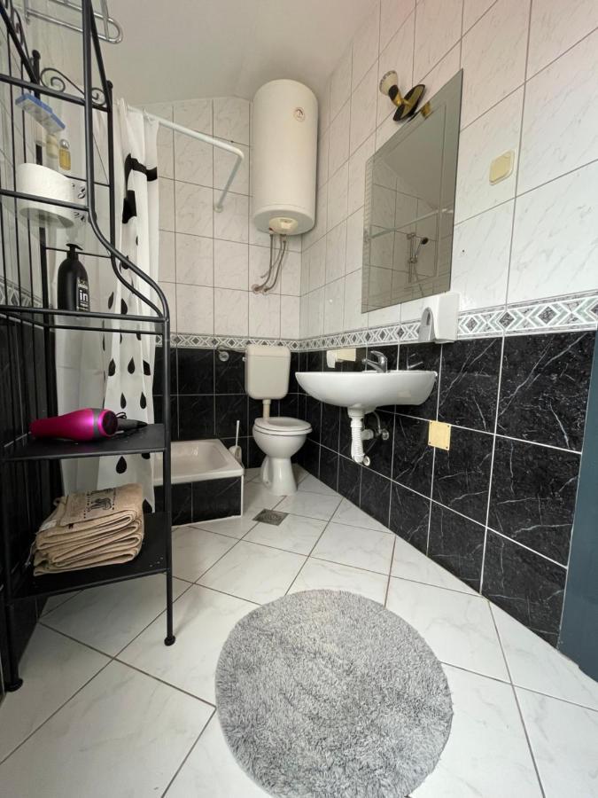 Apartments Frigan 마슬레니차 외부 사진