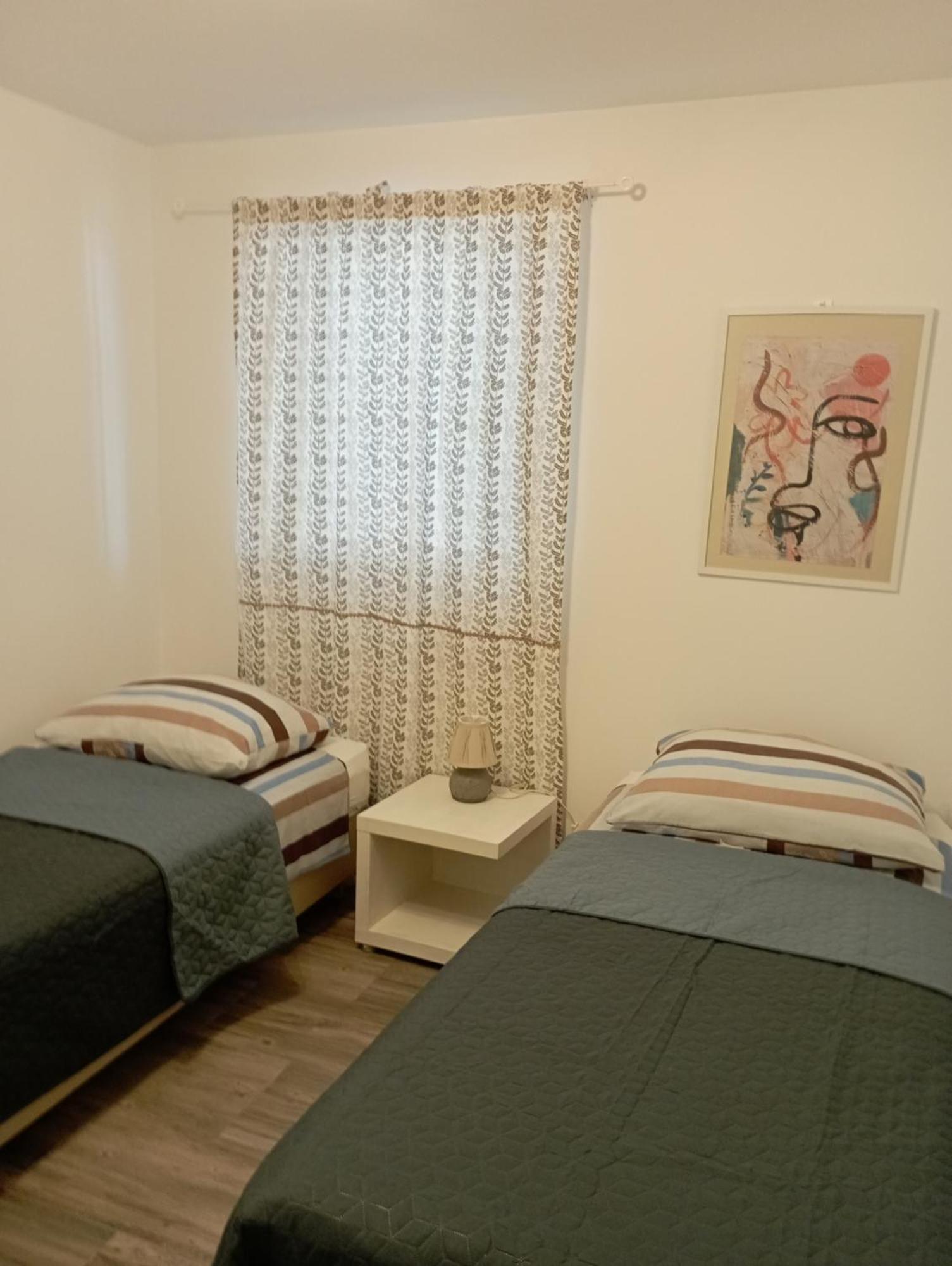 Apartments Frigan 마슬레니차 외부 사진